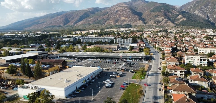 Retail Park Karlovo (Bamex).jpg